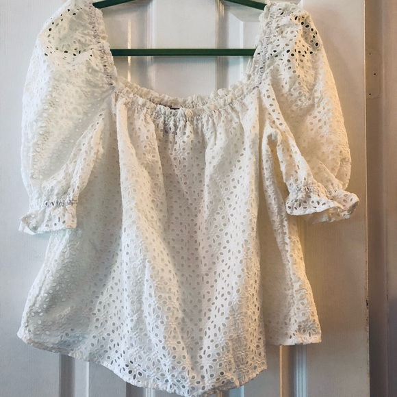 flying tomato eyelet puff sleeve top from tuckernuck size small - Picture 1 of 4